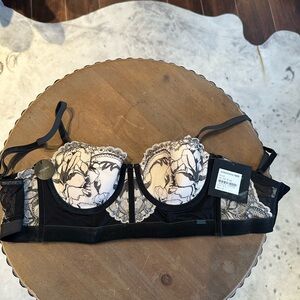 Nordstrom Black and Cream Floral Lace Bra